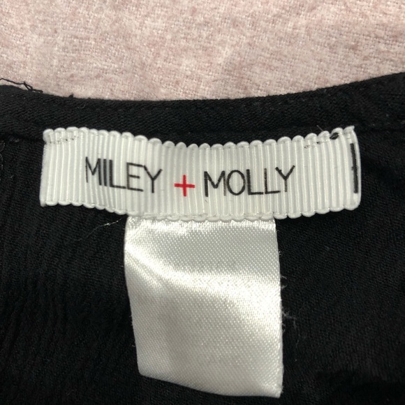 6/$20!!! Flower romper - Picture 3 of 3